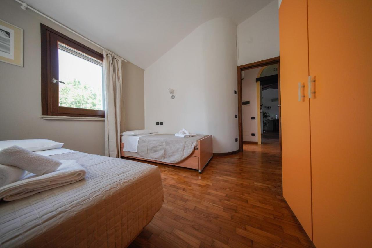 Chez Barnie Favoloso Appartamento Privato In Villa A 800Mt Ingresso Fiera ริมินี ภายนอก รูปภาพ